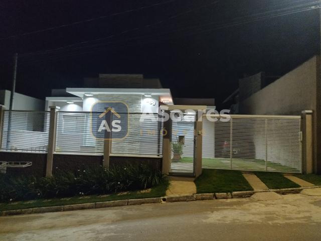 Casa Térrea à Venda em Frente ao Lago Municipal de Albertina – MG